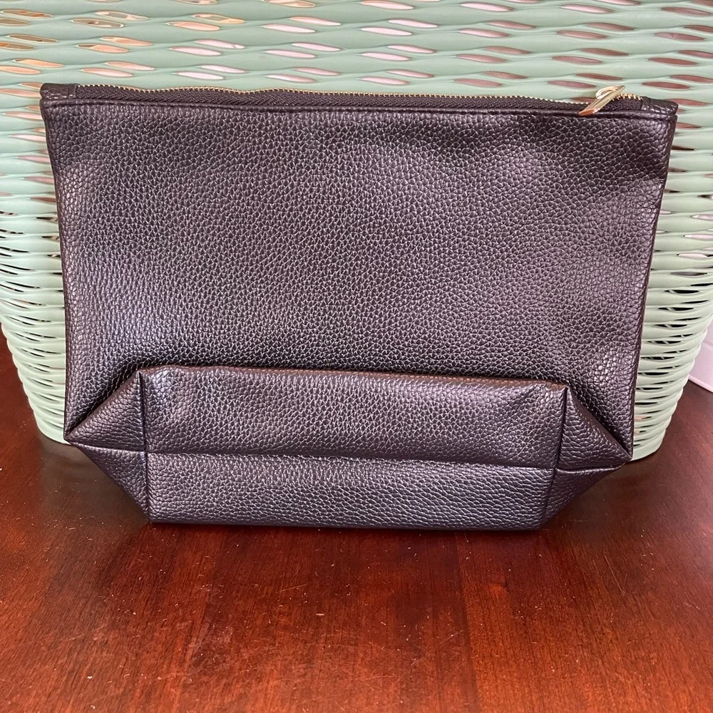 NWOT Sentiment Make Up Bag “The Best Is Yet To Come” - Picture 2 of 6